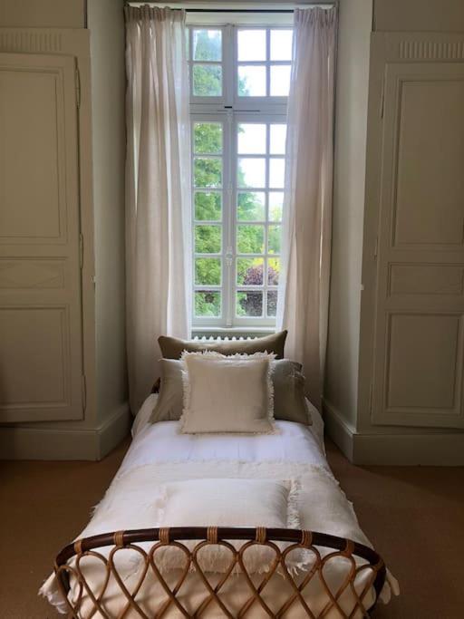 Charming 18Th Century Chateau, Near Bayeux In Calvados, Normandie Livry  Bagian luar foto
